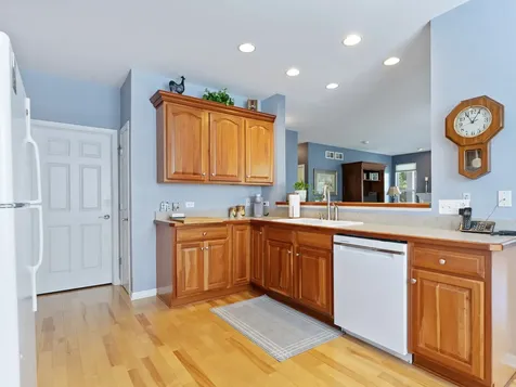 271 Ridge Road North Aurora IL 60542