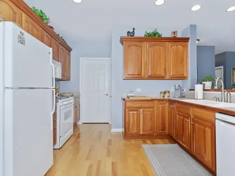 271 Ridge Road North Aurora IL 60542