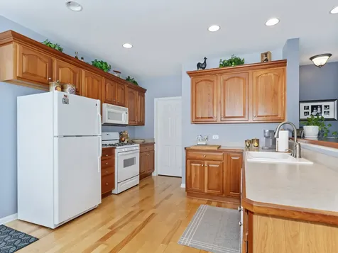 271 Ridge Road North Aurora IL 60542