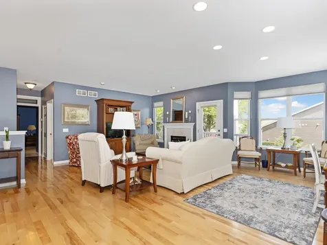 271 Ridge Road North Aurora IL 60542