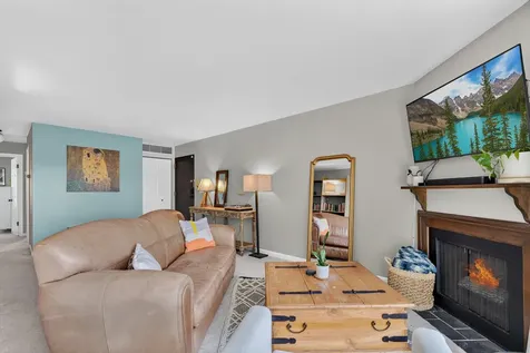 1936 North Hidden Creek Circle Palatine IL 60074