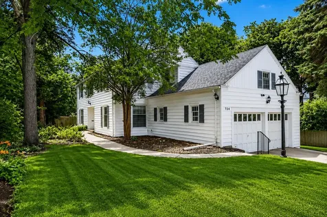 724 Reynolds Street Rockford IL 61103