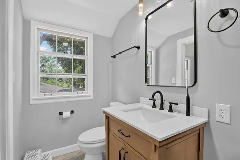 724 Reynolds Street Rockford IL 61103