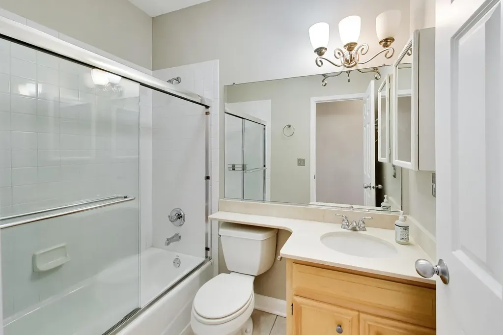 1875 North Winnebago Avenue Chicago IL 60647