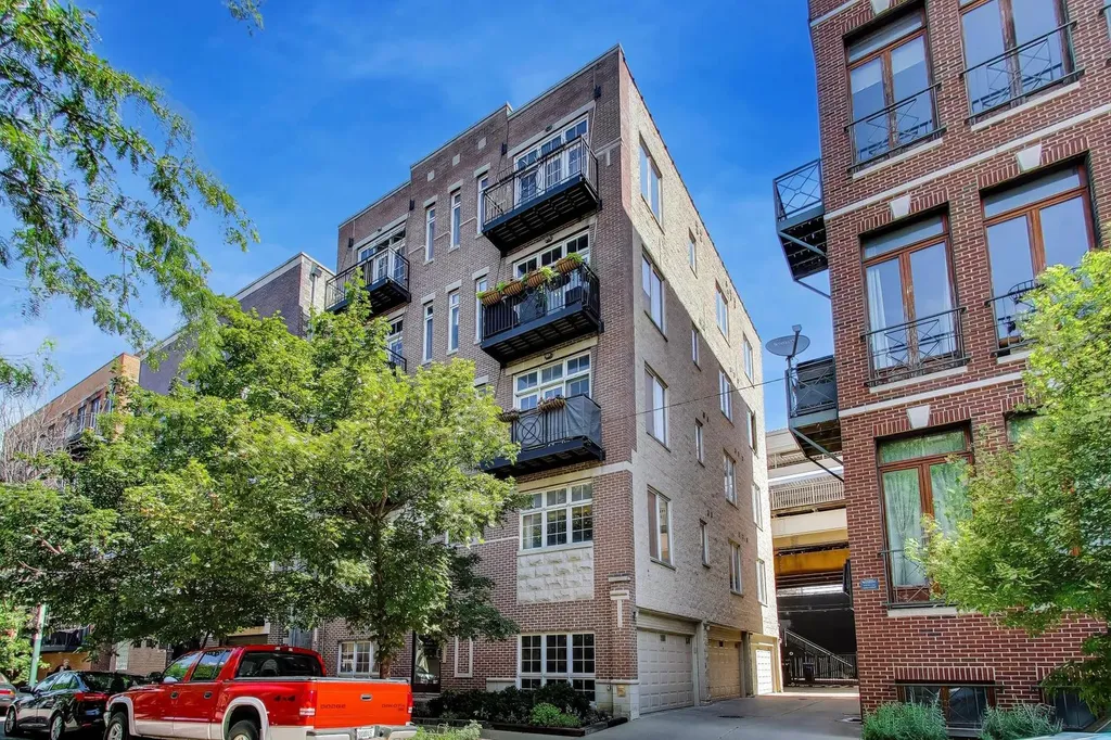 1875 North Winnebago Avenue Chicago IL 60647