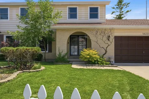 1623 West Bray Court Arlington Heights IL 60005