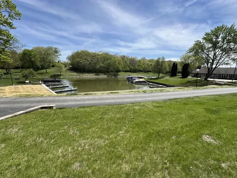 40 Bermuda Colony Fox Lake IL 60020