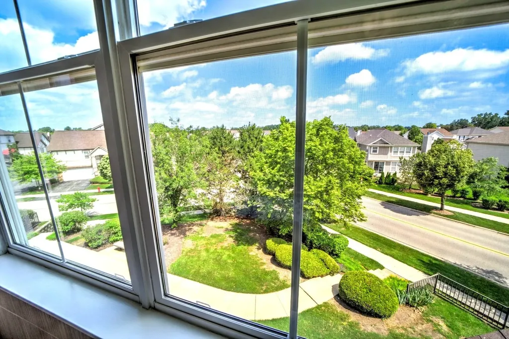806 June Terrace Lake Zurich IL 60047