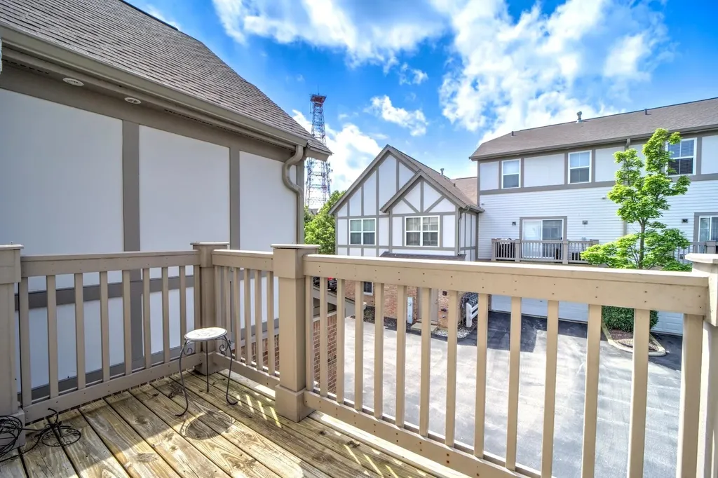 806 June Terrace Lake Zurich IL 60047
