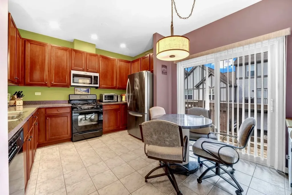 806 June Terrace Lake Zurich IL 60047