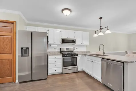 450 Berkshire Drive Crystal Lake IL 60014
