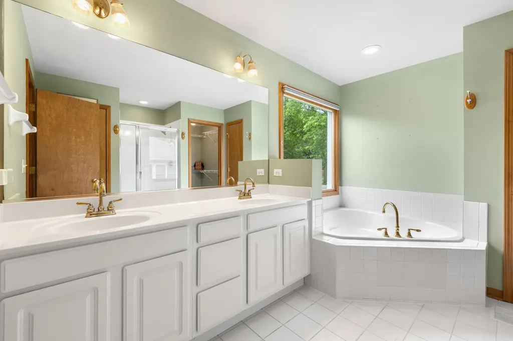 855 Ayers Street Bolingbrook IL 60440