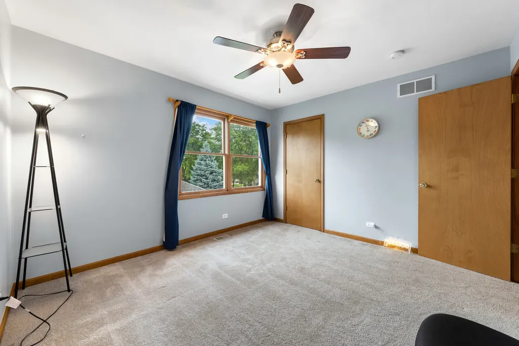 855 Ayers Street Bolingbrook IL 60440