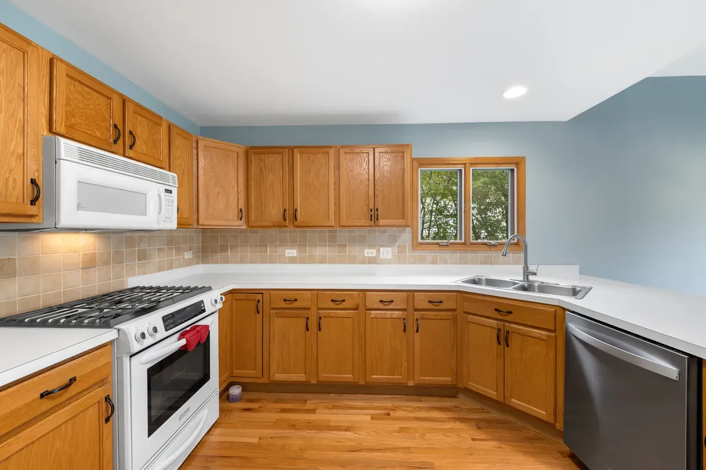 855 Ayers Street Bolingbrook IL 60440