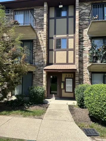 332 Klein Creek Court Carol Stream IL 60188
