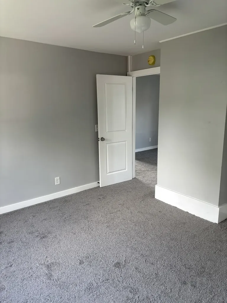556 4TH Avenue Aurora IL 60505