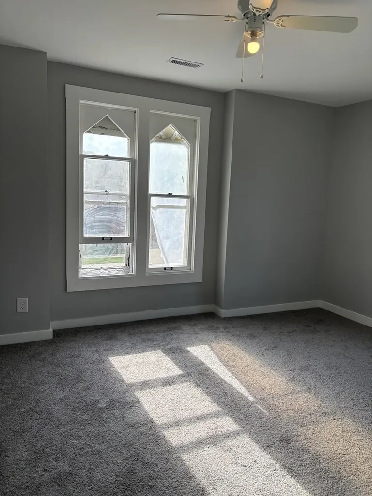 556 4TH Avenue Aurora IL 60505
