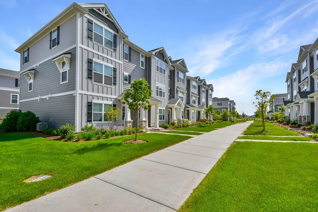 2129 Yellowstone Boulevard Mundelein IL 60060