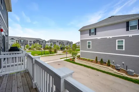 2129 Yellowstone Boulevard Mundelein IL 60060