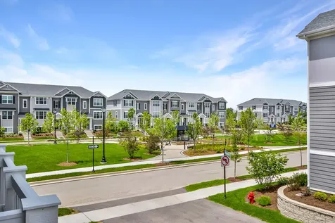2129 Yellowstone Boulevard Mundelein IL 60060