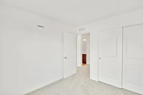 2129 Yellowstone Boulevard Mundelein IL 60060