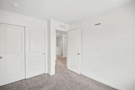 2129 Yellowstone Boulevard Mundelein IL 60060