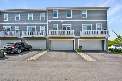 2129 Yellowstone Boulevard Mundelein IL 60060