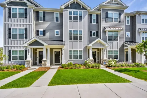 2129 Yellowstone Boulevard Mundelein IL 60060