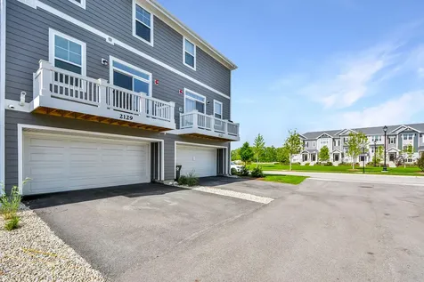 2129 Yellowstone Boulevard Mundelein IL 60060