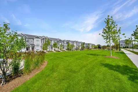 2129 Yellowstone Boulevard Mundelein IL 60060