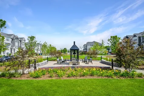2129 Yellowstone Boulevard Mundelein IL 60060