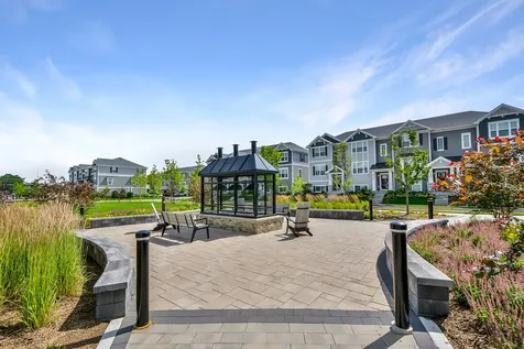 2129 Yellowstone Boulevard Mundelein IL 60060