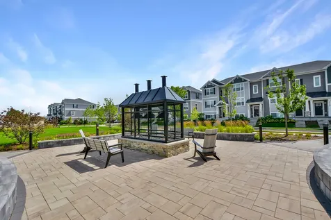 2129 Yellowstone Boulevard Mundelein IL 60060