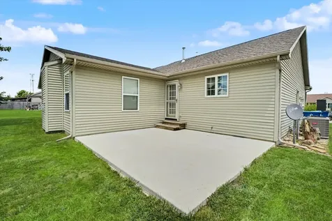 609 North Glover Court St. Joseph IL 61873