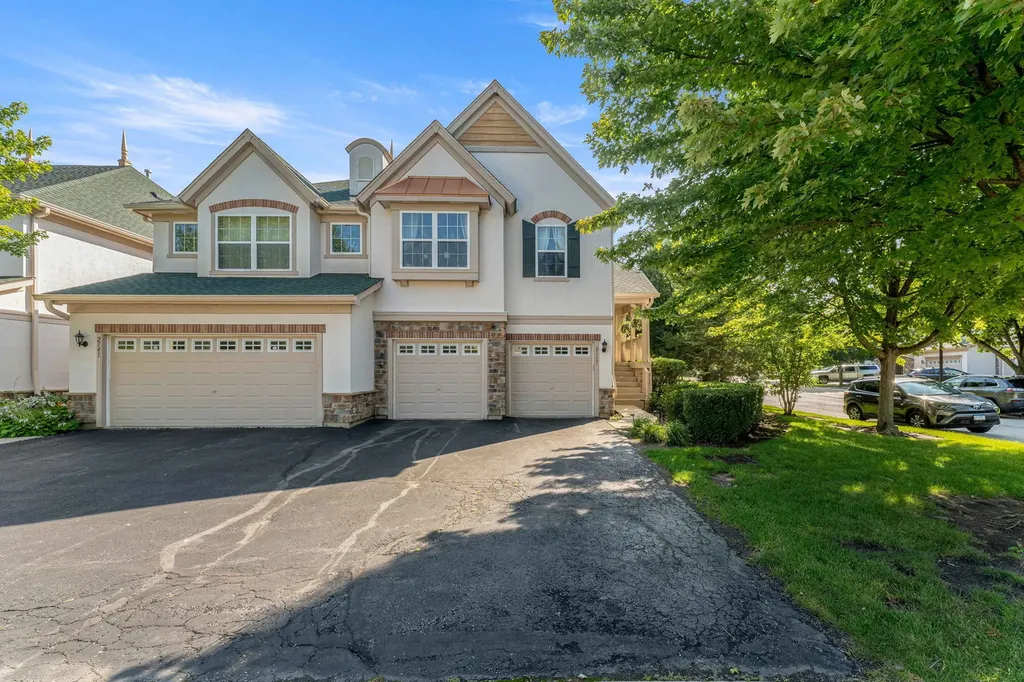 2137 Shadow Creek Court Vernon Hills IL 60061