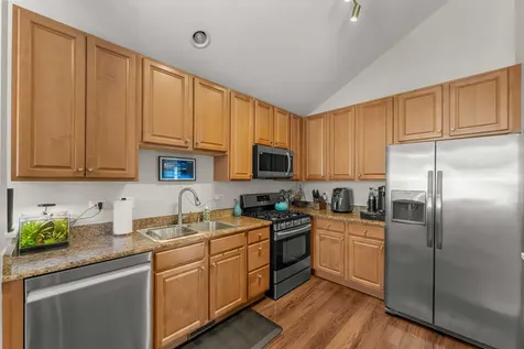 2137 Shadow Creek Court Vernon Hills IL 60061