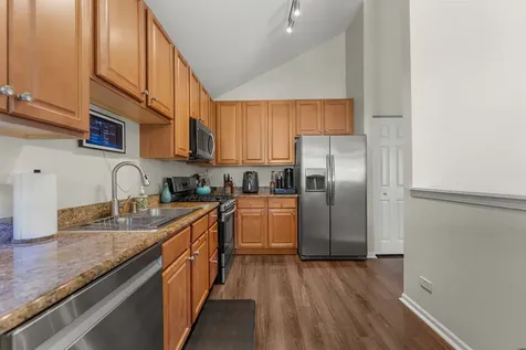 2137 Shadow Creek Court Vernon Hills IL 60061