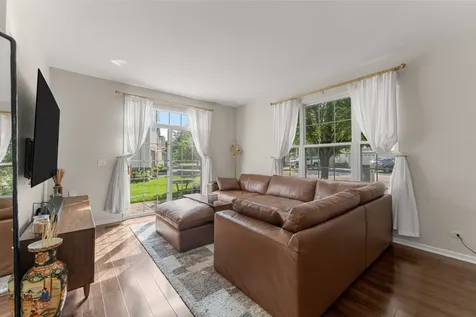 2137 Shadow Creek Court Vernon Hills IL 60061
