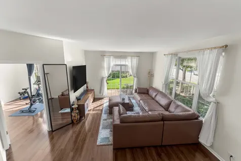2137 Shadow Creek Court Vernon Hills IL 60061