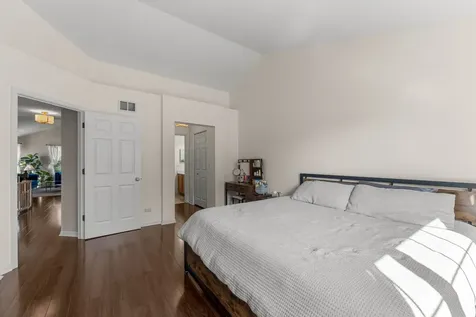 2137 Shadow Creek Court Vernon Hills IL 60061