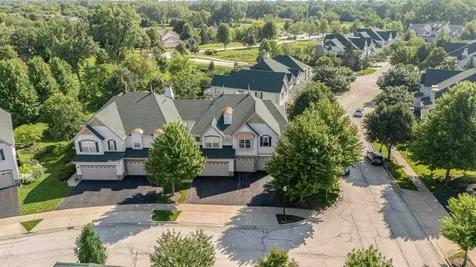 2137 Shadow Creek Court Vernon Hills IL 60061