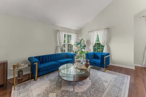 2137 Shadow Creek Court Vernon Hills IL 60061