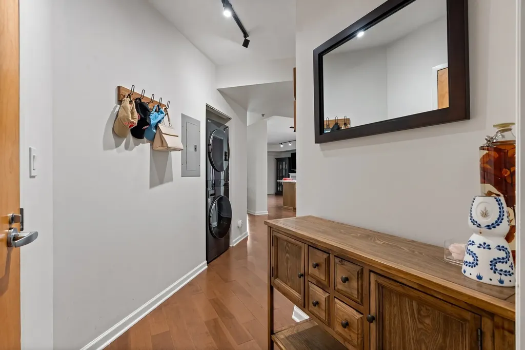 1212 North Wells Street Chicago IL 60610