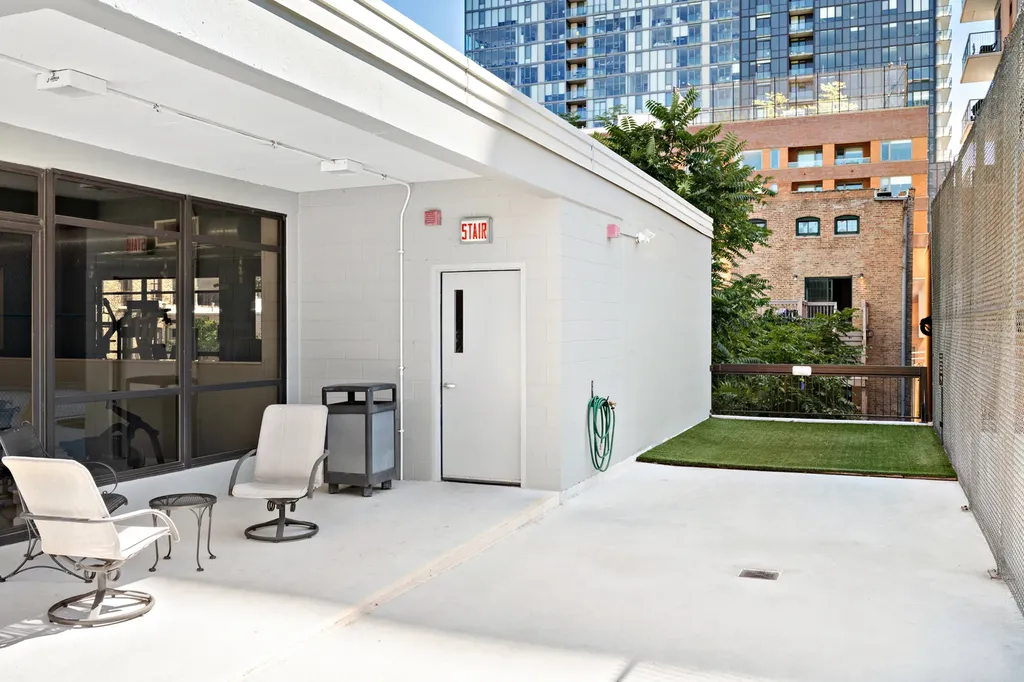 1212 North Wells Street Chicago IL 60610