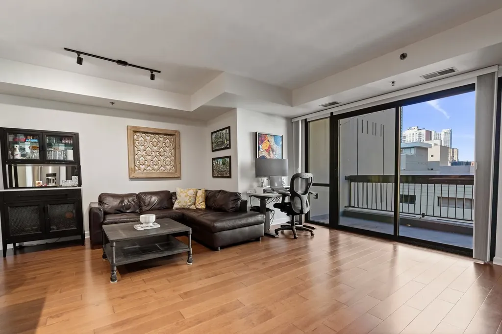 1212 North Wells Street Chicago IL 60610