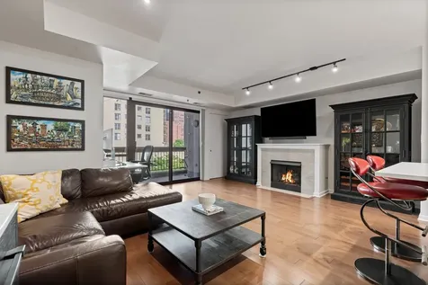 1212 North Wells Street Chicago IL 60610
