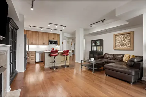 1212 North Wells Street Chicago IL 60610