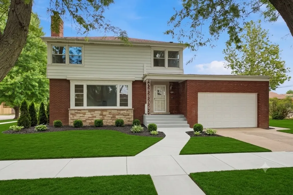 11659 South Maplewood Avenue Chicago IL 60655