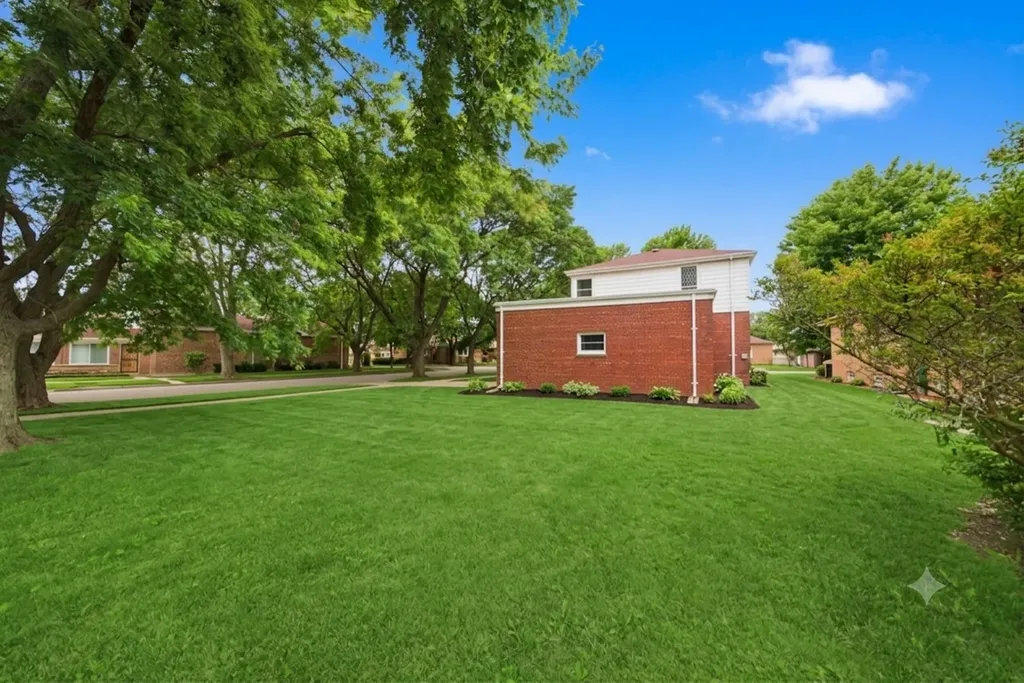 11659 South Maplewood Avenue Chicago IL 60655