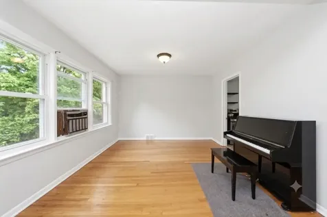 11659 South Maplewood Avenue Chicago IL 60655
